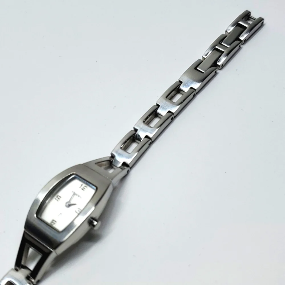 Vintage Fossil Watch F² ES9381 Silver Toned Steel Wristband White Face Watch